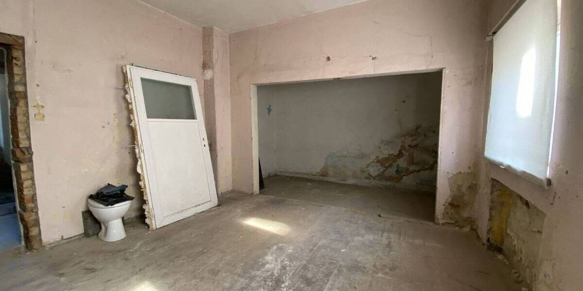 Sanierungsbedürftiges Mehrfamilienhaus mit 2-3 Wohneinheiten 1 zimmer