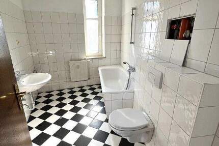 Wohnung Crimmitschau - 2 Zimmer, 65 m&sup2;, 360&euro; | Angebot:24635511