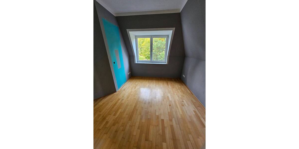 Eigentum mit Altbaucharme in bester Villenlage, Balkon, Kamin, gr. Garten, SUV-TG; viele Finanzierungsmodelle mgl. 5 zimmer