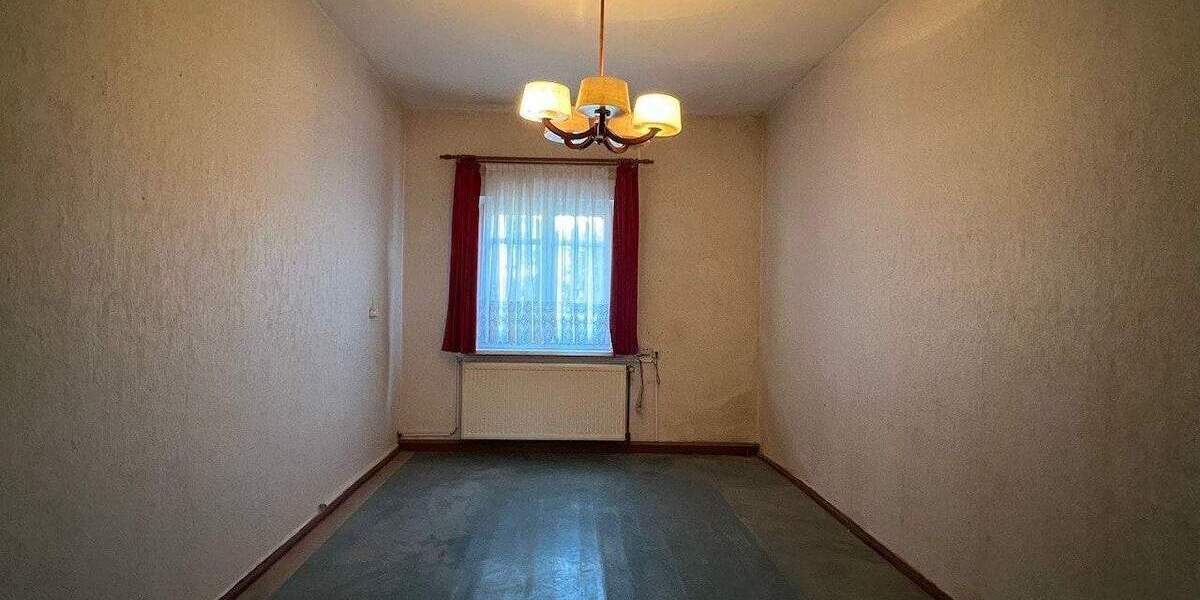 Einfamilienhaus Teuchern - 4 Zimmer, 90 m&sup2;, 100.000&euro; | Angebot:25676782