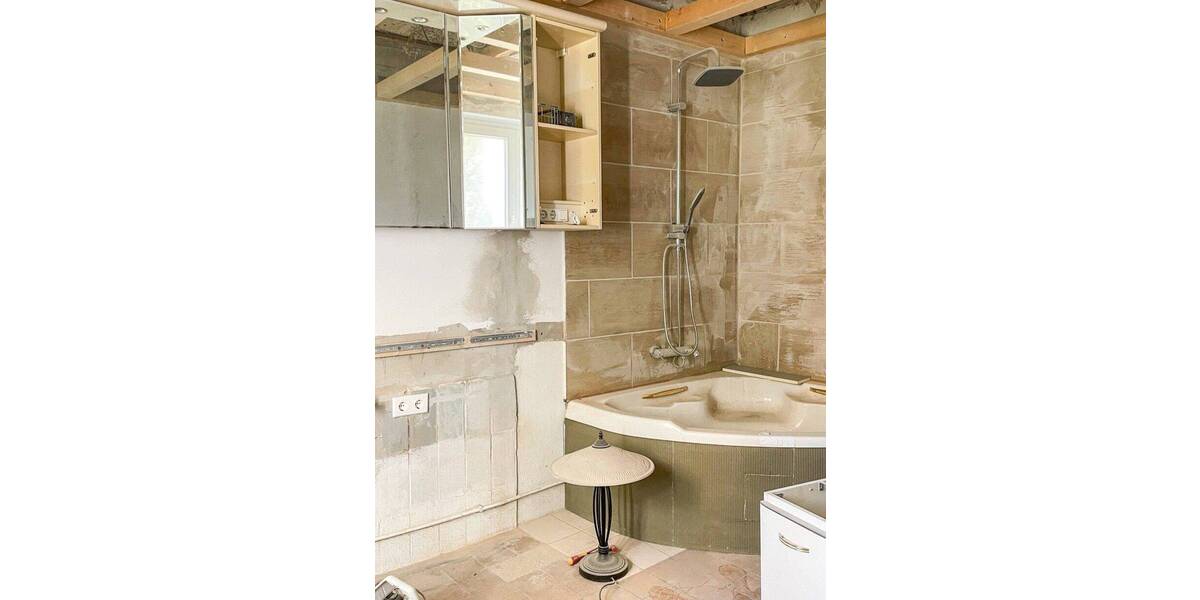 Reihenmittelhaus Meerane - 7 Zimmer, 140 m&sup2;, 149.000&euro; | Angebot:26486759