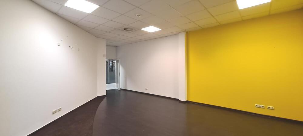 Große Laden-, Büro- oder Praxisfläche in Hermsdorf