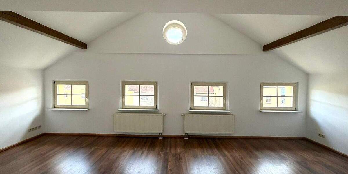 Etagenwohnung Gera Innenstadt - 3 Zimmer, 96 m&sup2;, 500&euro; | Angebot:25265632