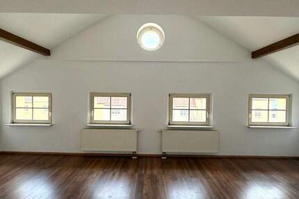 Wohnung Gera Innenstadt - 3 Zimmer, 96 m&sup2;, 500&euro; | Angebot:25265632