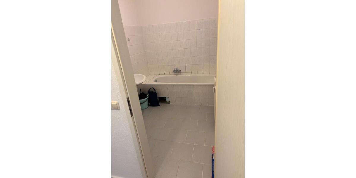 Etagenwohnung Zeitz - 1.5 Zimmer, 42 m&sup2;, 275&euro; | Angebot:26458300