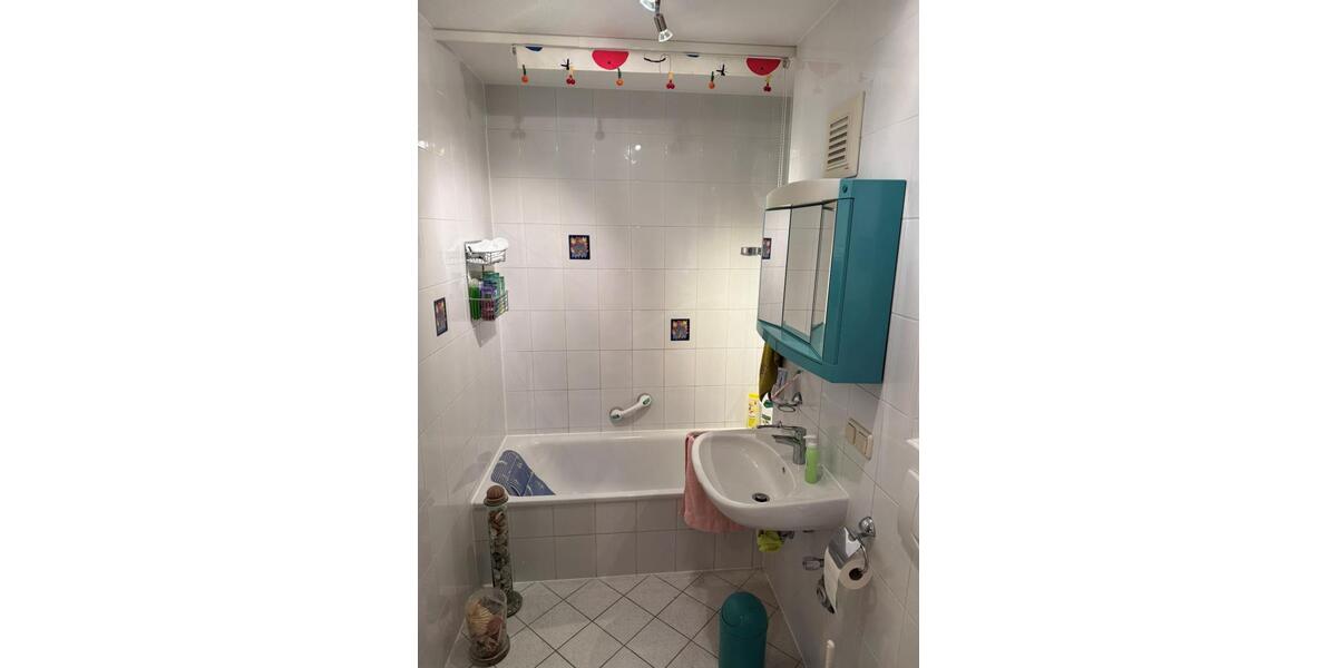 Kapitalanlage: Eigentumswohnung mit Stellplatz in ansprechender Wohngegend! - Mehrfamilienhaus, Wohnhaus Gera Alt-Bieblach | Angebot:26132110