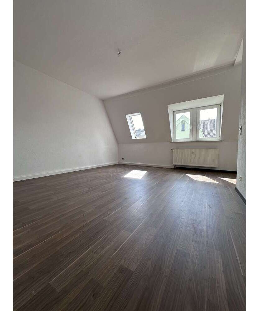 Wohnung zum Mieten in Werdau 335 € 69.81 m²