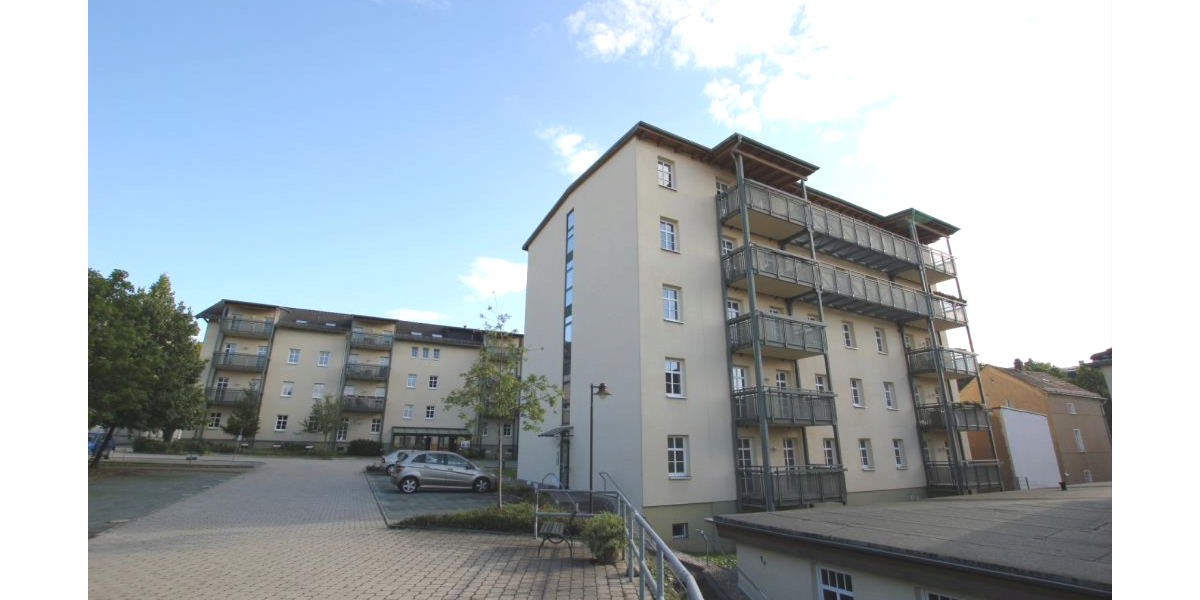 Toller Ausblick - Große, helle & ruhige 1 Raum-Whg. m. Balkon & Aufzug - Dachgeschoßwohnung Gera Ostviertel | Angebot:27022974