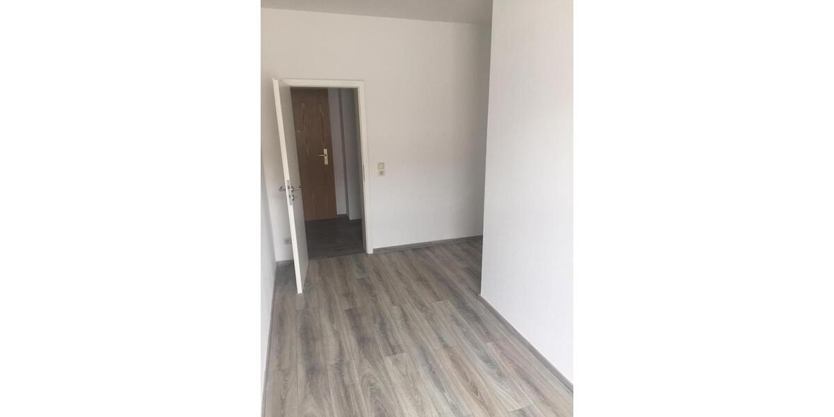 Mehrfamilienhaus, Wohnhaus Werdau - 350.000&euro; | Angebot:23010115