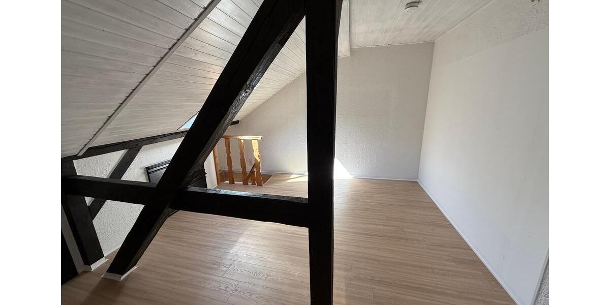 Dachgeschoßwohnung Greiz - 3 Zimmer, 65 m&sup2;, 325&euro; | Angebot:26070754