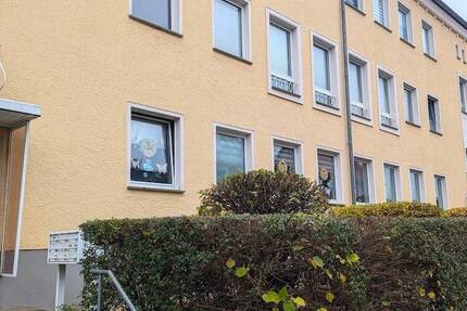 RESERVIERT! Neuer Angebotspreis! Bezugsfreie 2-Raum-Wohnung mit Einbauküche. 2 zimmer