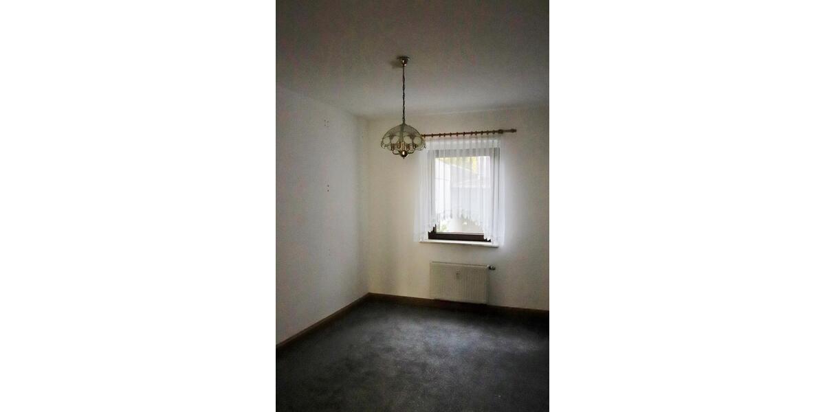 Doppelhaushälfte Crimmitschau - 12 Zimmer, 170 m&sup2;, 125.000&euro; | Angebot:26041621