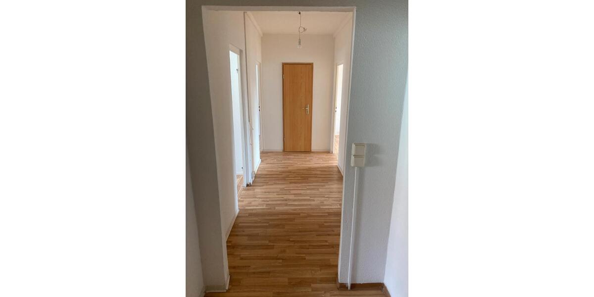 Etagenwohnung Gera - 4 Zimmer, 88 m&sup2;, 500&euro; | Angebot:24976161