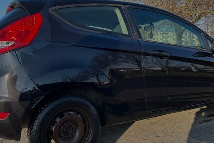 Ford Fiesta 169.000 km 2.100 &euro; Elsteraue 06729
