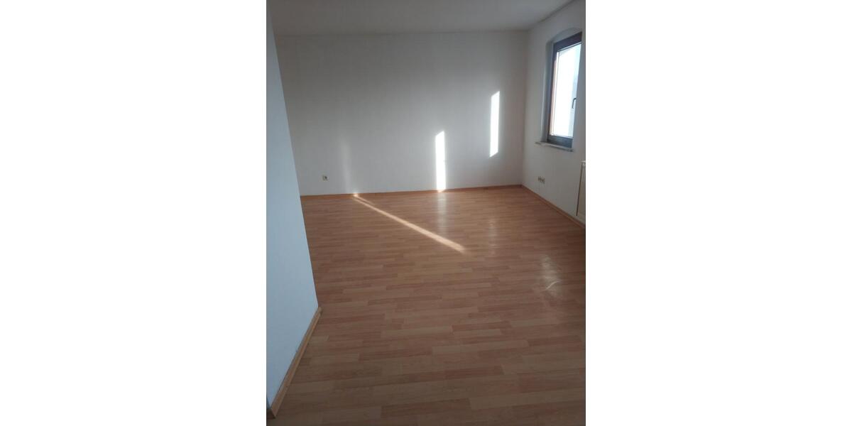 Etagenwohnung Werdau - 1 Zimmer, 45 m&sup2;, 240&euro; | Angebot:26609212