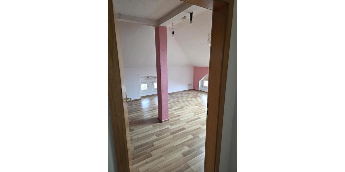 Dachgeschoßwohnung Altenburg - 2 Zimmer, 62 m&sup2;, 532&euro; | Angebot:25125610