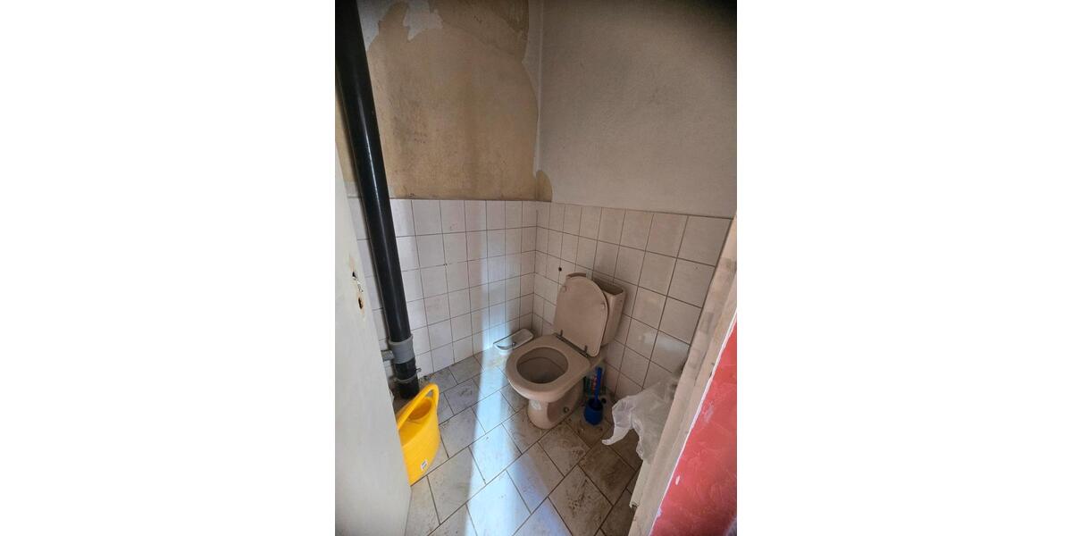 Etagenwohnung Meerane - 8 Zimmer, 180 m&sup2;, 50.000&euro; | Angebot:26757988