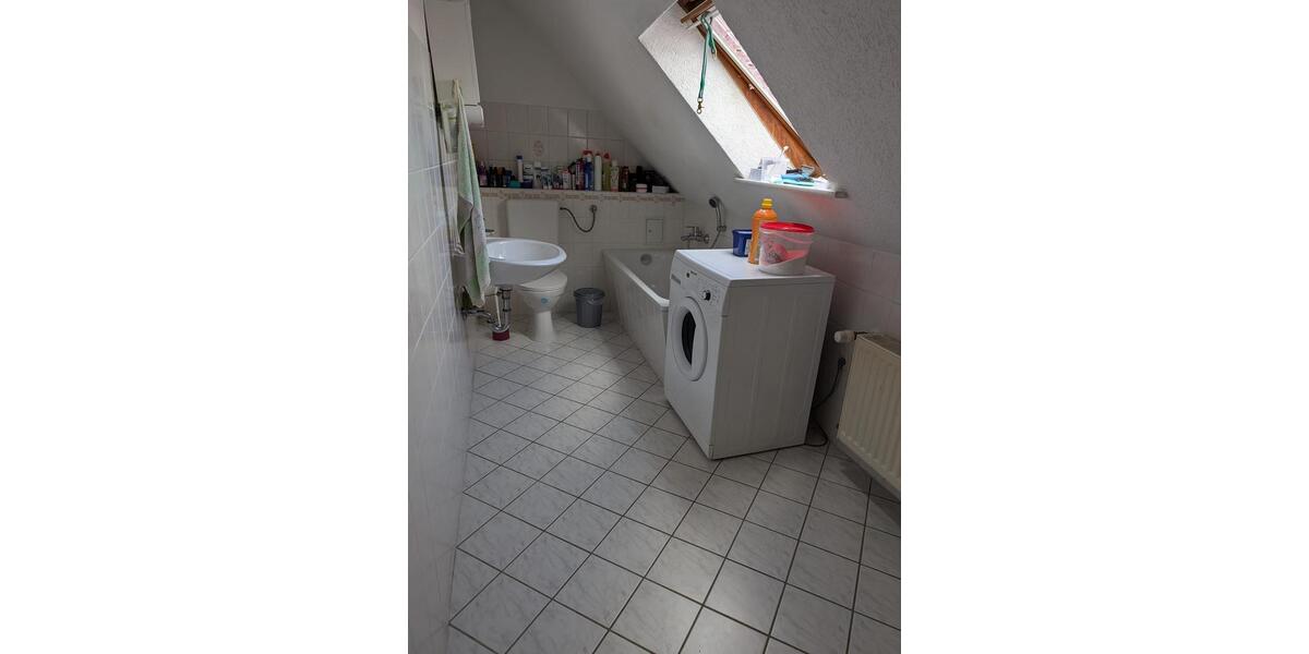 Dachgeschoßwohnung Rositz - 2 Zimmer, 62 m&sup2;, 300&euro; | Angebot:26634620