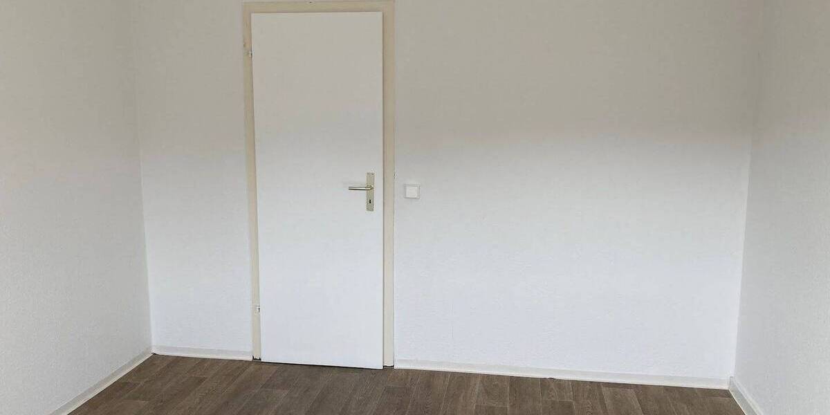 Etagenwohnung Gera Innenstadt - 3 Zimmer, 64 m&sup2;, 355&euro; | Angebot:26902624