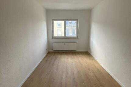 Wohnung Gera Innenstadt - 2 Zimmer, 45 m&sup2;, 300&euro; | Angebot:25532807