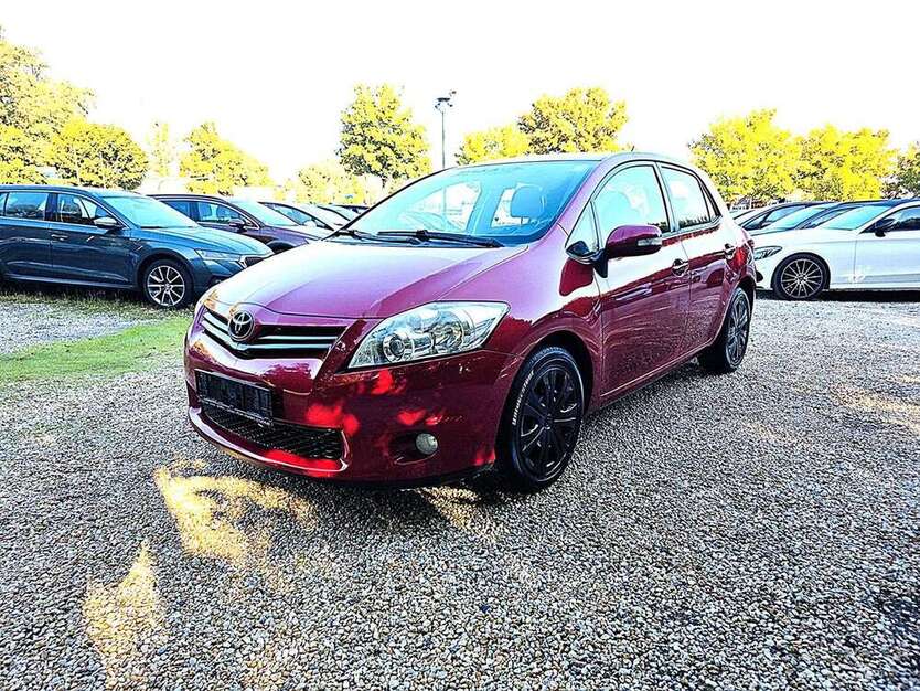 Toyota Auris 140.101 km 5.280 € Zwickau 08056