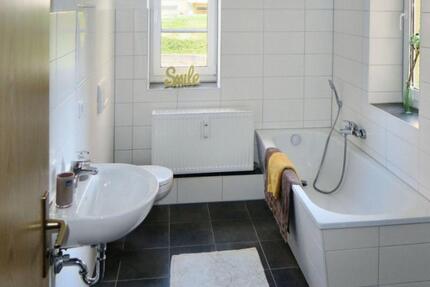 Frisch sanierte Wohnung am Reußpark! Großes Wohnzimmer Neue Badausstattung Grüne Umgebung! 3 zimmer