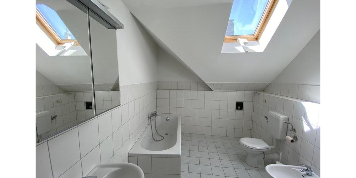 Dachgeschoßwohnung Greiz - 4 Zimmer, 152 m&sup2;, 836&euro; | Angebot:26462524