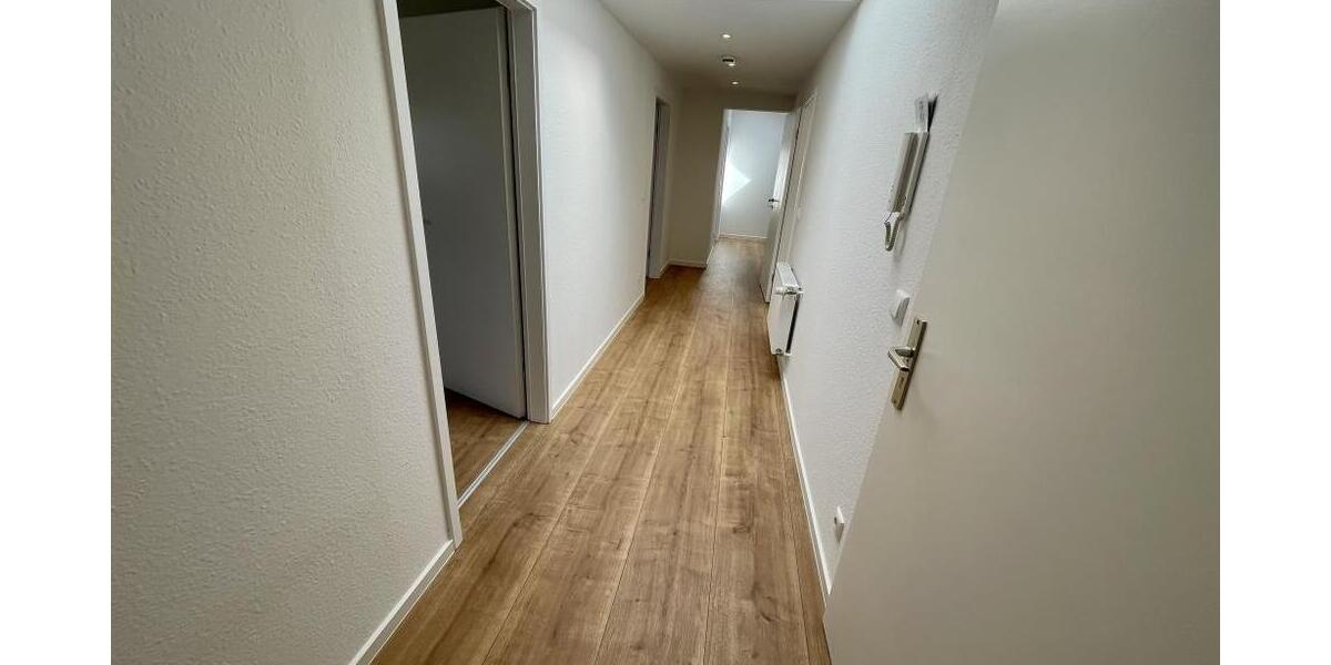 Mit Weitblick! 2,5 Raum DG Wohnung mit offener Küche im Wohnzimmer. Modernes Bad mit Wanne! - Dachgeschoßwohnung Gera Alt-Bieblach | Angebot:26248794
