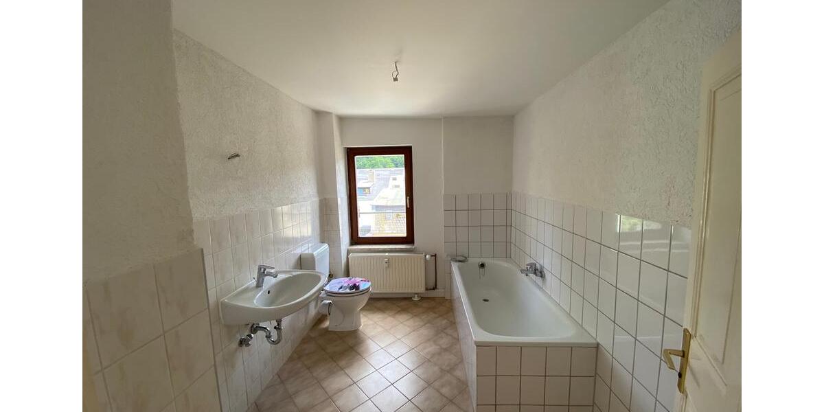 Dachgeschoßwohnung Greiz - 2 Zimmer, 68 m&sup2;, 340&euro; | Angebot:26462523