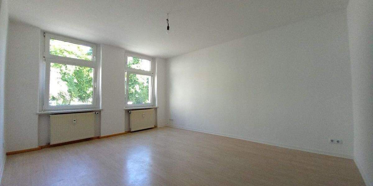 Etagenwohnung Crimmitschau - 2 Zimmer, 51 m&sup2;, 270&euro; | Angebot:25678764