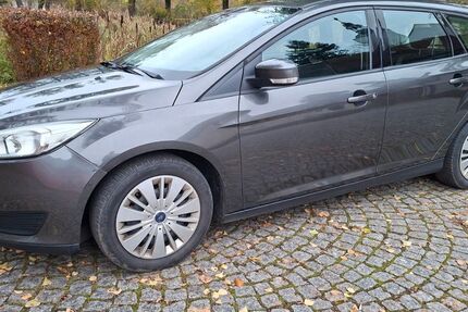 Ford Focus 60.000 km 6.900 &euro; Auma-Weidatal 07955
