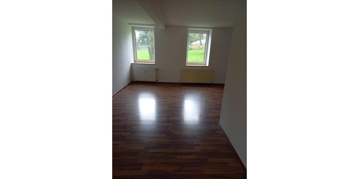 Erdgeschoßwohnung Teuchern - 2 Zimmer, 70 m&sup2;, 303&euro; | Angebot:24690916