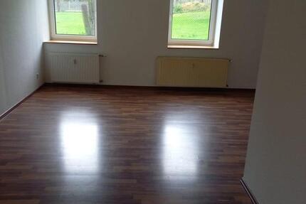Wohnung Teuchern - 2 Zimmer, 70 m&sup2;, 303&euro; | Angebot:24690916
