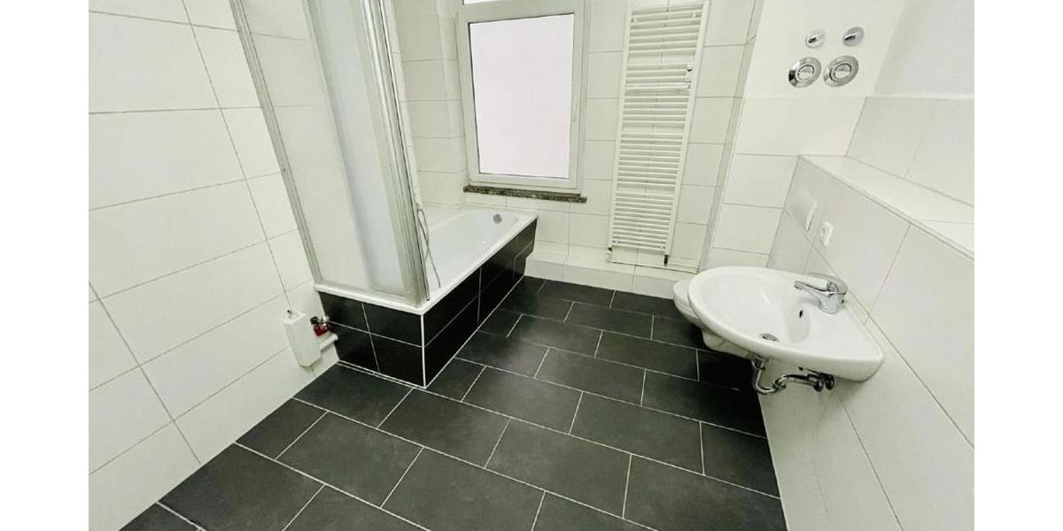 Modern sanierte 4 Raum-Wohnung mit Balkon und schickem Bad! - Etagenwohnung Gera Ostviertel | Angebot:26335029