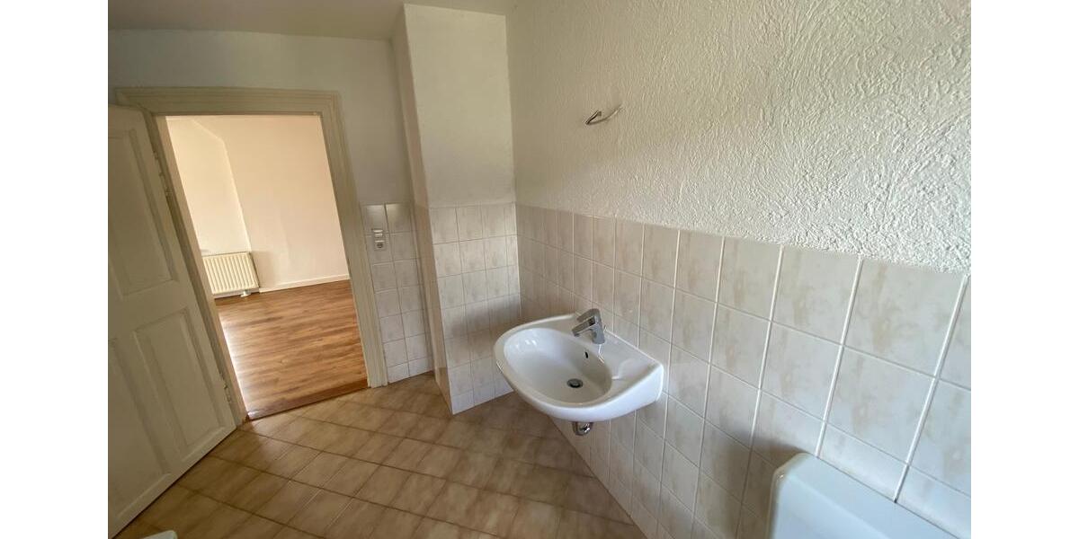 Dachgeschoßwohnung Greiz - 2 Zimmer, 68 m&sup2;, 340&euro; | Angebot:26462523