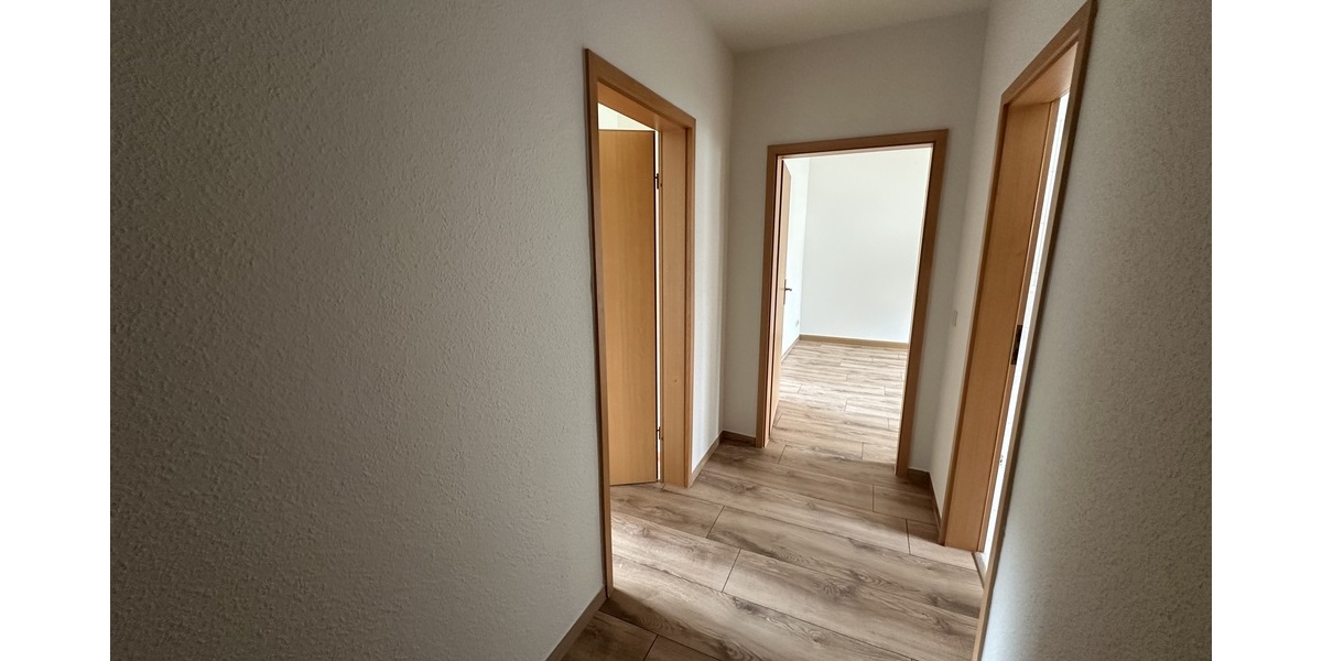Neuer Fußboden und Wanne + Dusche! 2 Zimmer Wohnung in Langenberg - Etagenwohnung Gera Langenberg | Angebot:27040504