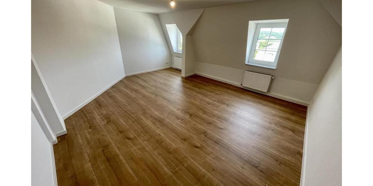 Mit Weitblick! 2,5 Raum DG Wohnung mit offener Küche im Wohnzimmer. Modernes Bad mit Wanne! - Dachgeschoßwohnung Gera Alt-Bieblach | Angebot:26248794