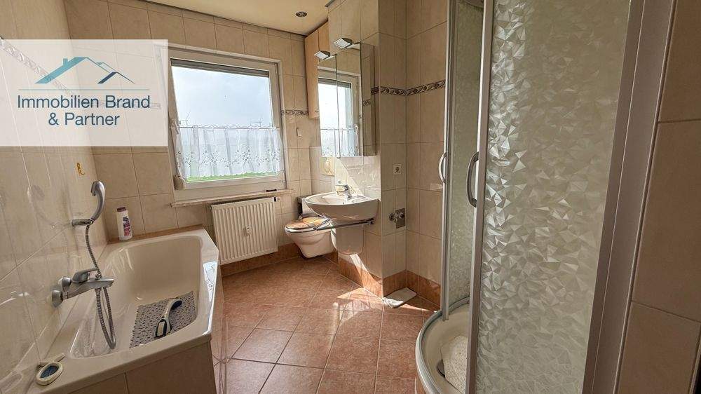 Vermietet 3-Raum Wohnung mit Einbauküche und Garage 3 zimmer