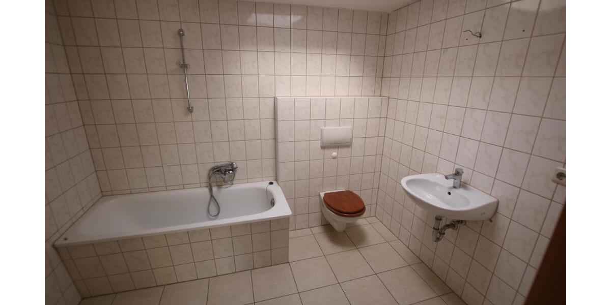 Blick über die Stadt! Gemütliche 3 Raum DG Wohnung mit großem Mietergarten. - Dachgeschoßwohnung Gera Ostviertel | Angebot:26233954