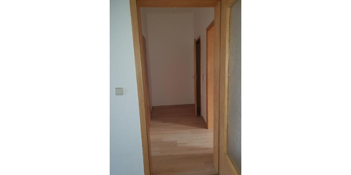 Etagenwohnung Crimmitschau - 4 Zimmer, 85 m&sup2;, 425&euro; | Angebot:26132953