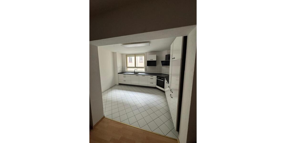 Etagenwohnung Altenburg - 2 Zimmer, 83 m&sup2;, 498&euro; | Angebot:26613171