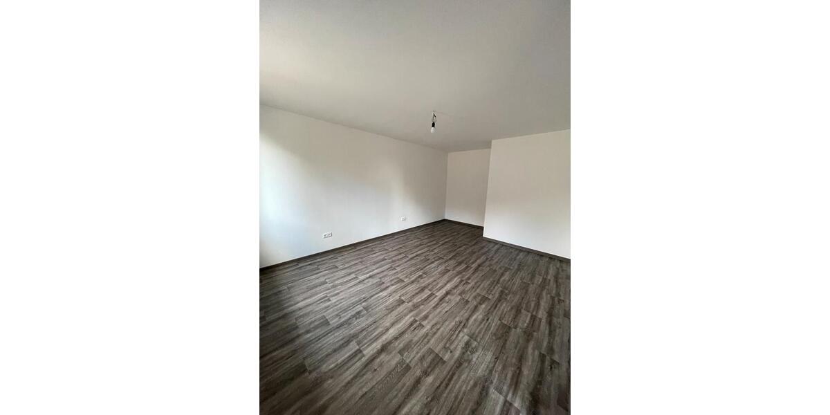 Etagenwohnung Bad Klosterlausnitz - 5 Zimmer, 160 m&sup2;, 1.000&euro; | Angebot:25527515