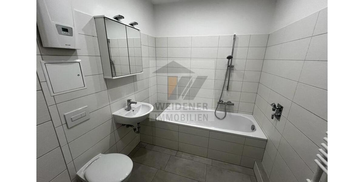 Sanierte 4-Raum-Wohnung mit Balkon und Einbauküche! 4 zimmer