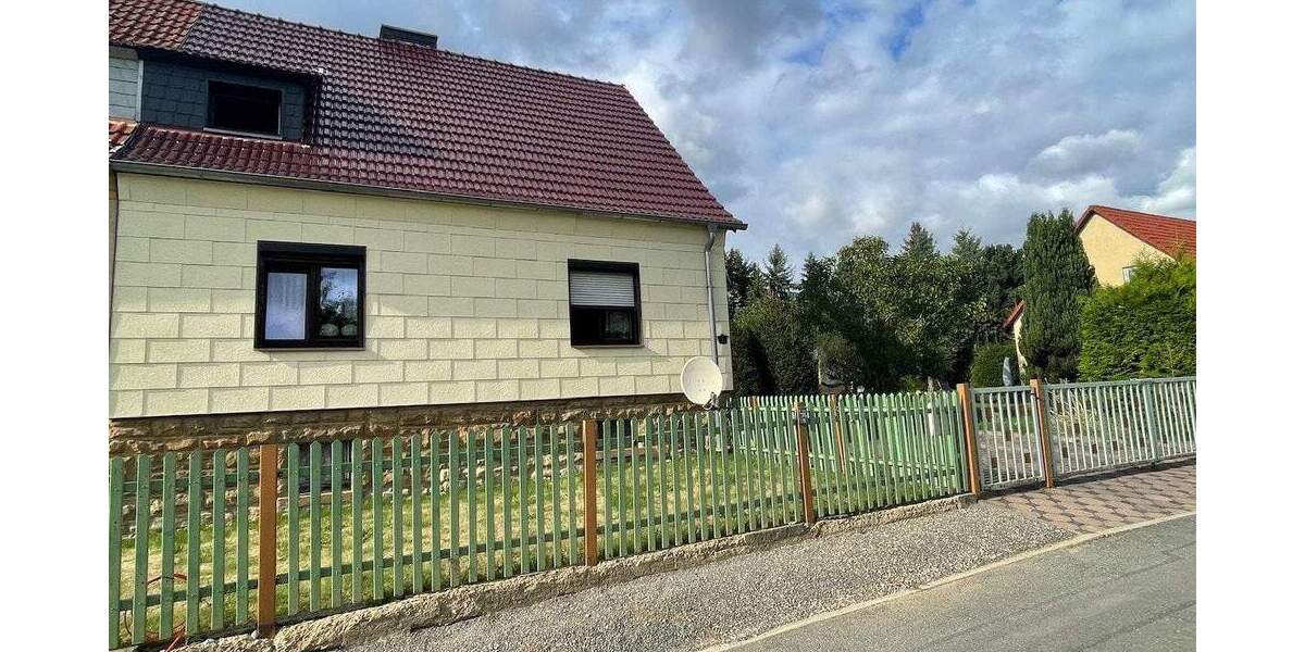 Doppelhaushälfte Droyßig - 4 Zimmer, 100 m&sup2;, 125.000&euro; | Angebot:25689985