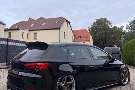 Seat Leon 33.333 km 33.000 € Droyßig 06722