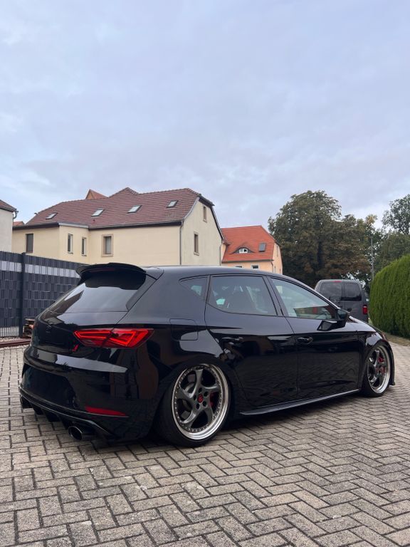 Seat Leon 33.333 km 33.000 € Droyßig 06722