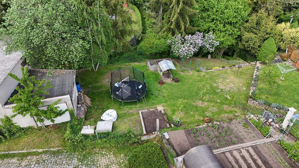 Charmantes Grundstück mit Potenzial in Stößen - Burgendlandkreis zimmer