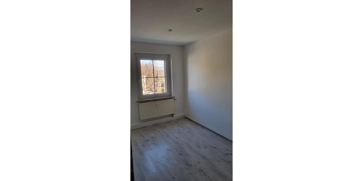 Etagenwohnung Ronneburg - 3 Zimmer, 65 m&sup2;, 350&euro; | Angebot:25611951