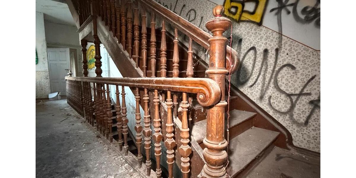 Mehrfamilienhaus, Wohnhaus Meerane - 11 Zimmer, 222 m&sup2;, 666&euro; | Angebot:25798672