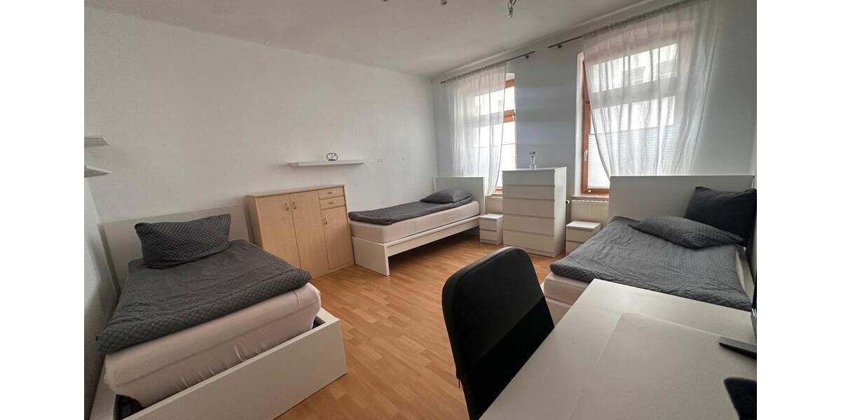 Etagenwohnung Gera Alt-Taubenpreskeln - 4 Zimmer, 70 m&sup2;, 80&euro; | Angebot:25886935